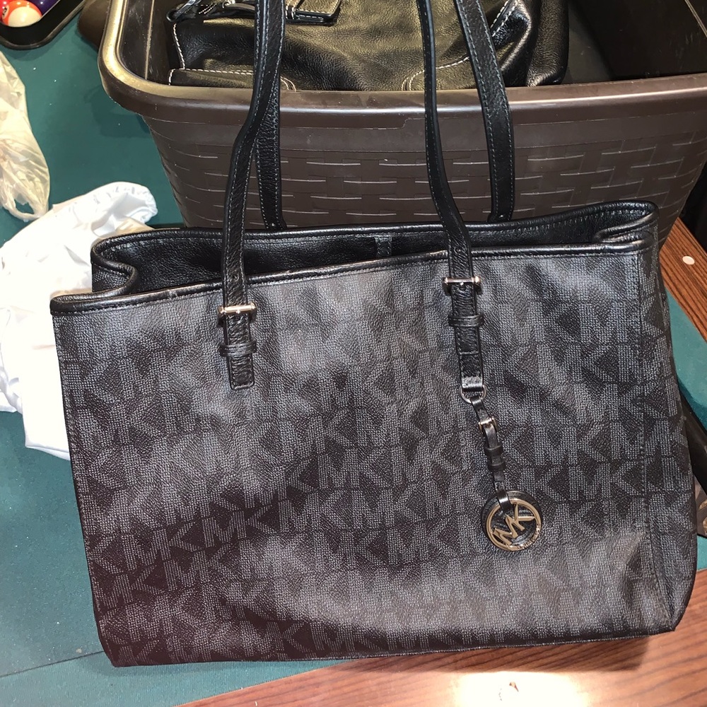 Michael Kors Authentic Tote